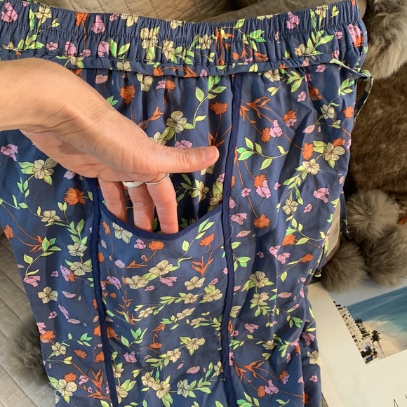 Anthropologie high waist Flowy boho floral Bermuda comfy flowy shorts XS - Picture 5 of 12